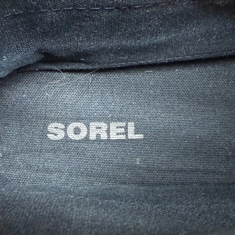 Sorel Out N About‎ Boots Womens 9 Gray Patent Leather Waterproof Snow Boots